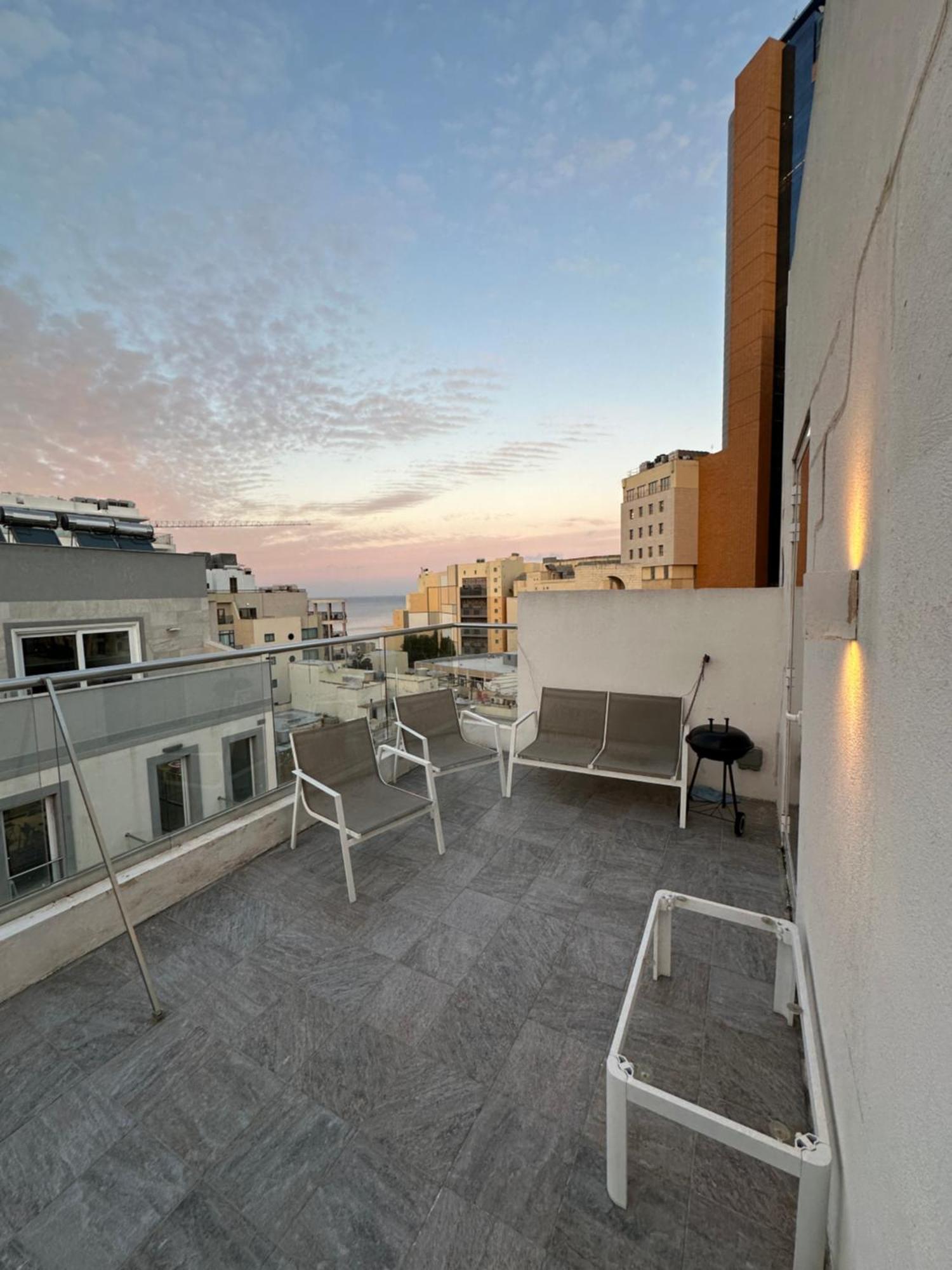 Paceville Sea View Penthouse With Jacuzzi! San Julián Exterior foto